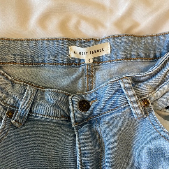 Almost Famous Y2K Distressed High Rise Flare‎ Jeans Size 9 - Picture 8 of 9